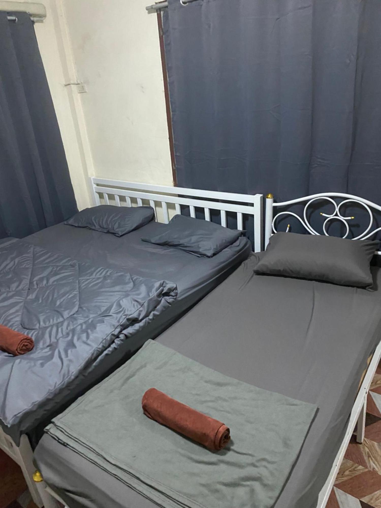 Sleep Break Hostel Sathon Бангкок Экстерьер фото