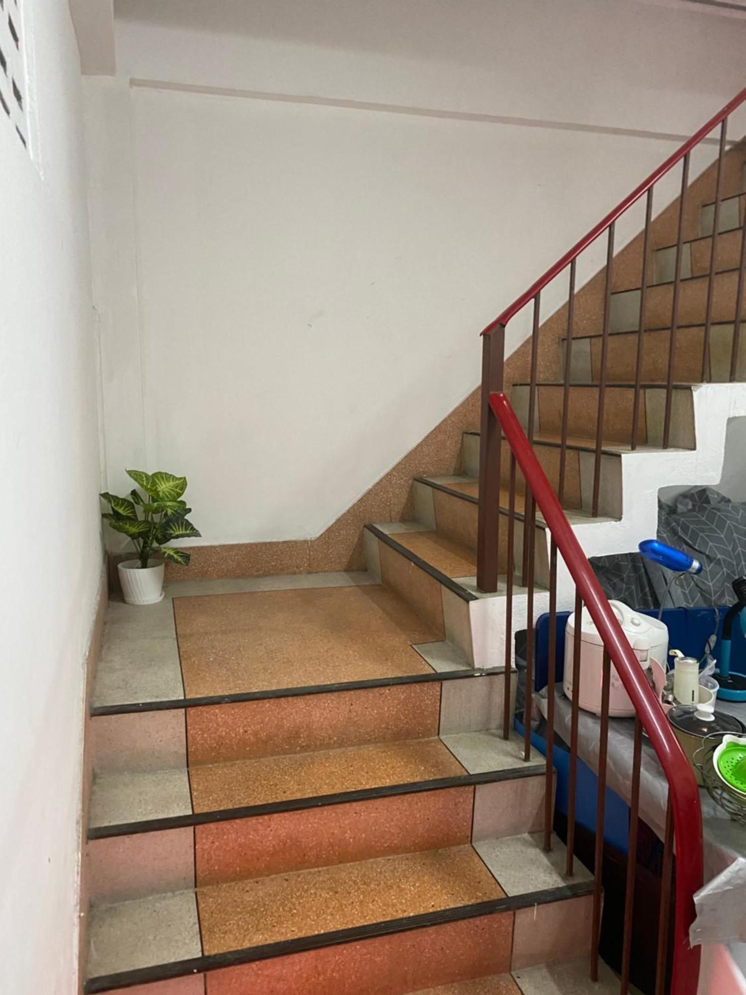 Sleep Break Hostel Sathon Бангкок Экстерьер фото